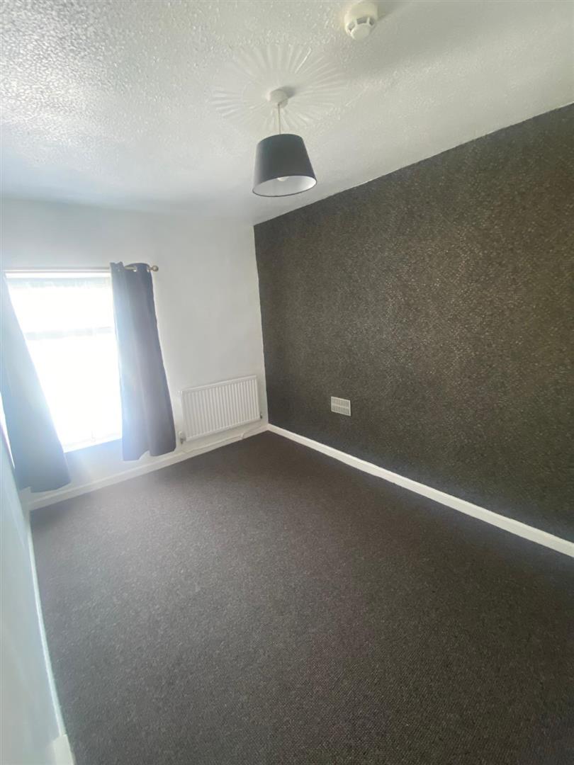 house - end terrace for rent wood road