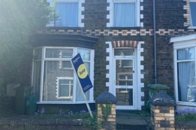 house - end terrace for rent wood road