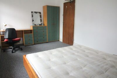 house - terraced for rent stow hill