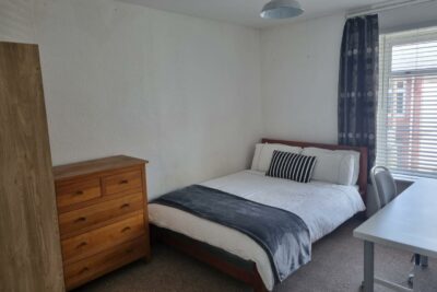 house - terraced for rent meadow street