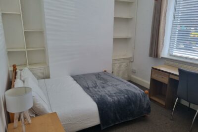 house - terraced for rent meadow street