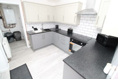 house - terraced for rent park street