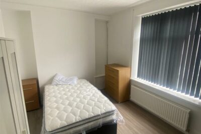 house - terraced for rent queen street