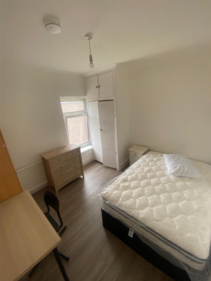 house - terraced for rent queen street