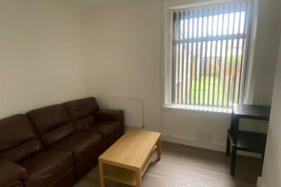 house - terraced for rent queen street