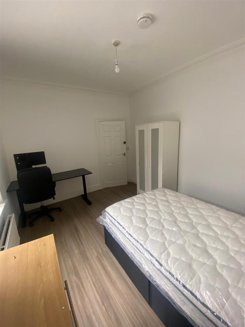 house - terraced for rent queen street