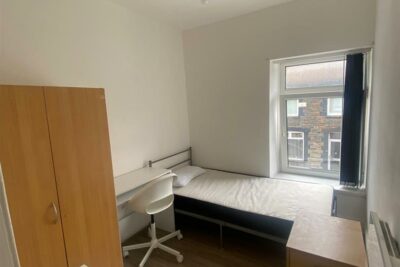house - terraced for rent queen street