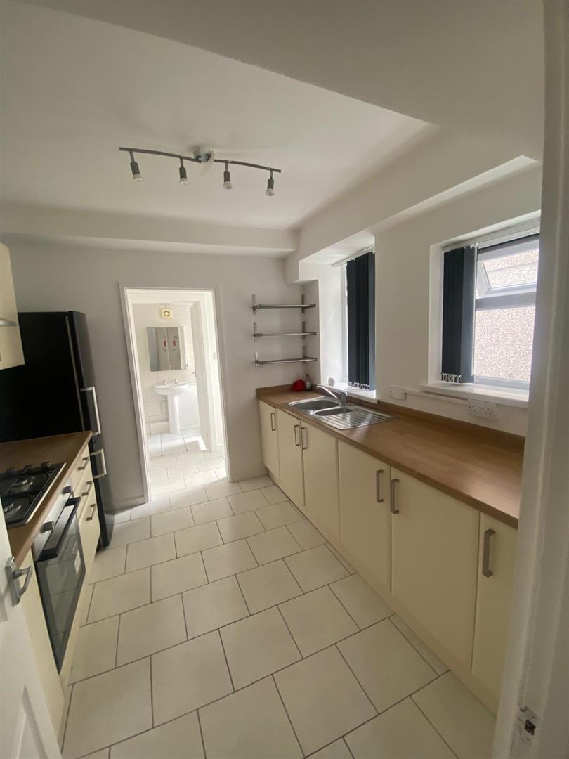 house - terraced for rent queen street