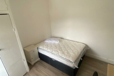 house - terraced for rent queen street