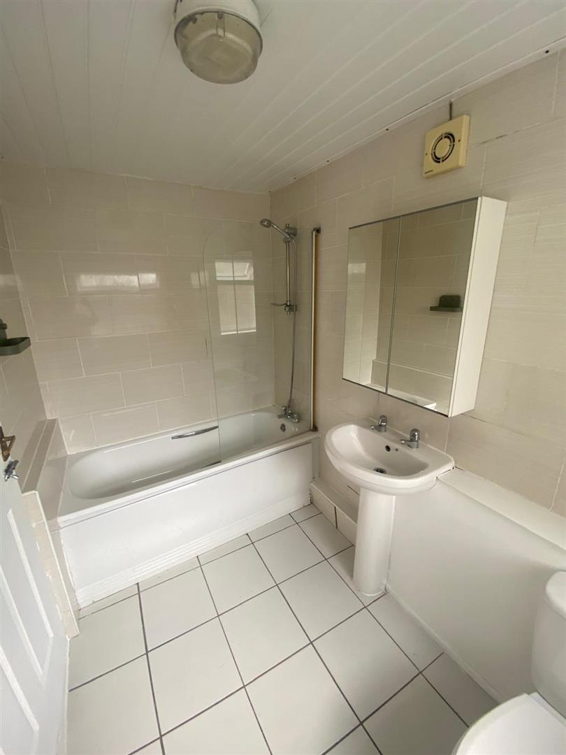 house - terraced for rent queen street