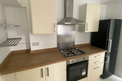 house - terraced for rent queen street