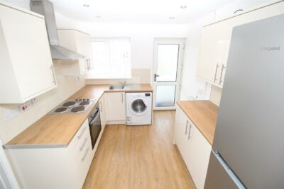 house - terraced for rent tower street