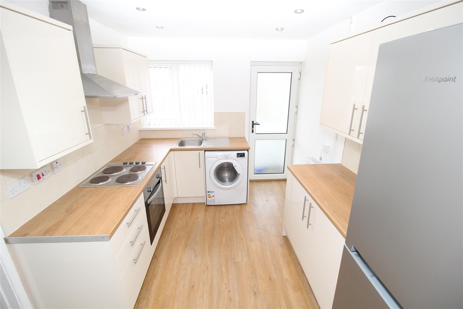 house - terraced for rent tower street