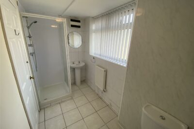 house - terraced for rent queen street