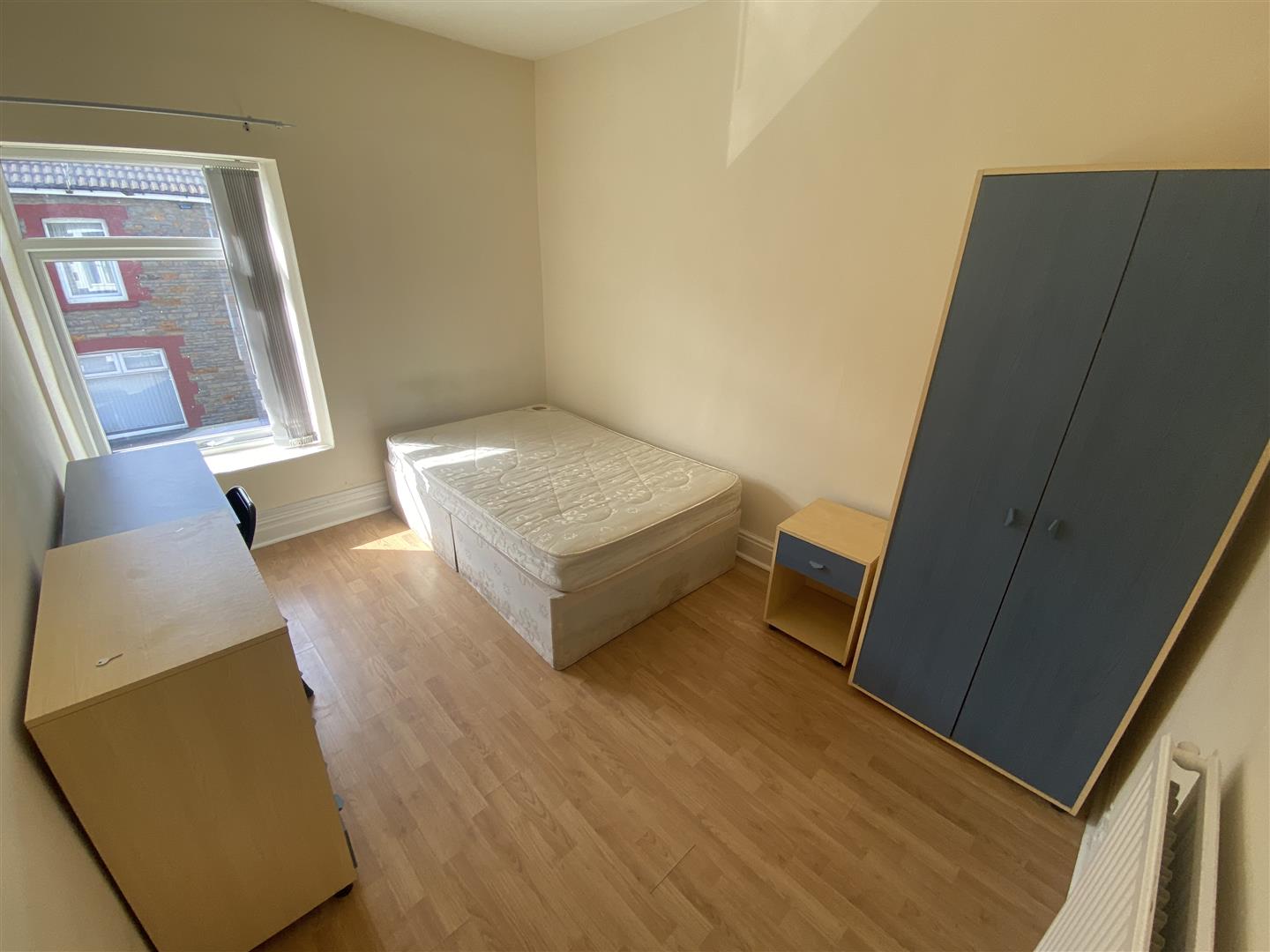 house - terraced for rent queen street