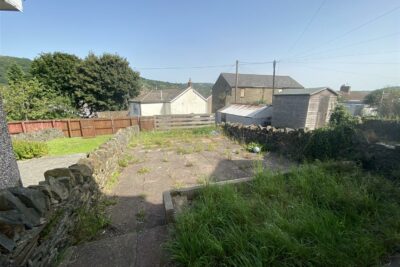house - terraced for rent queen street