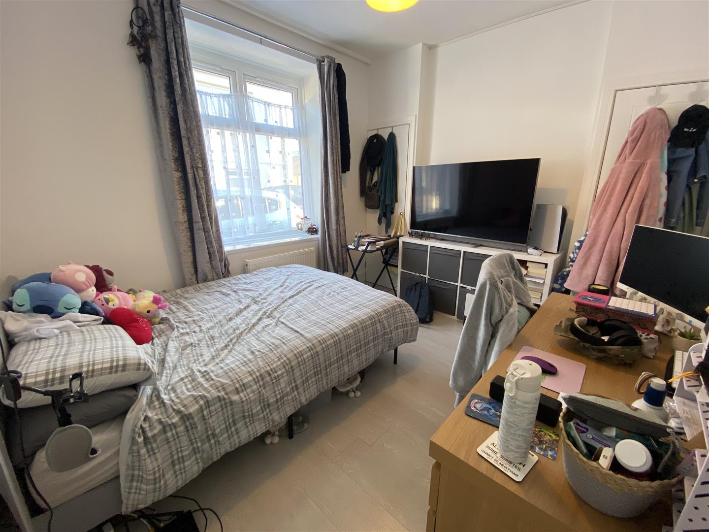 student property for rent queen street