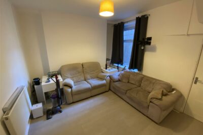 student property for rent queen street