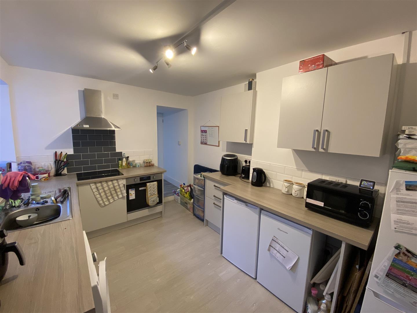 student property for rent queen street