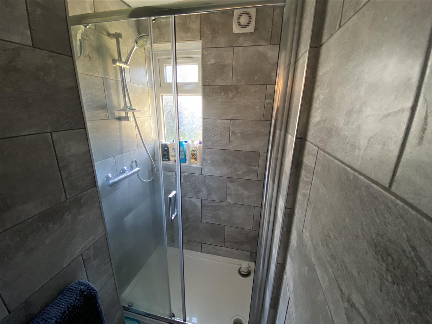 student property for rent queen street