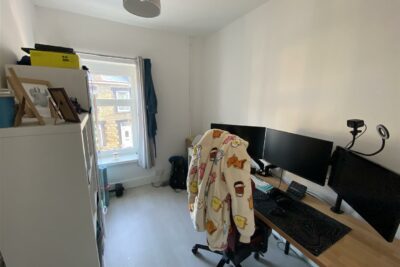 student property for rent queen street