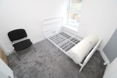 house - terraced for rent laura street