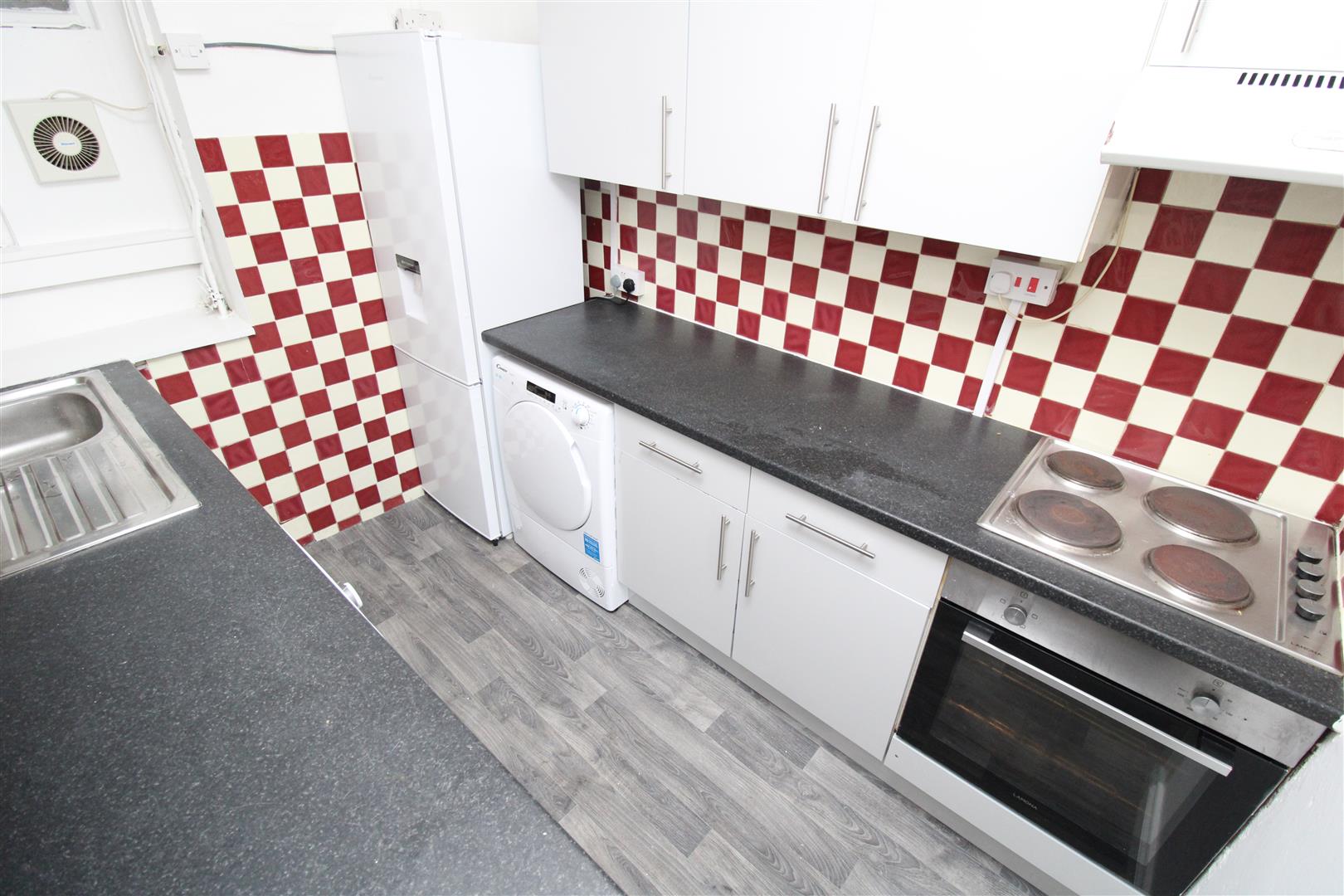 house - terraced for rent laura street