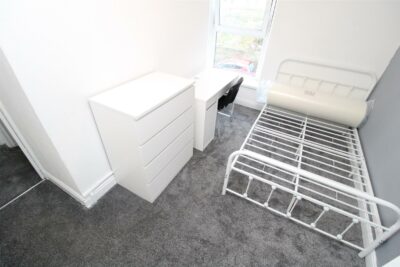 house - terraced for rent laura street