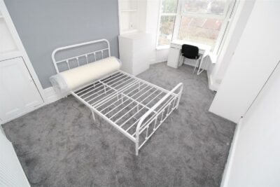 house - terraced for rent laura street