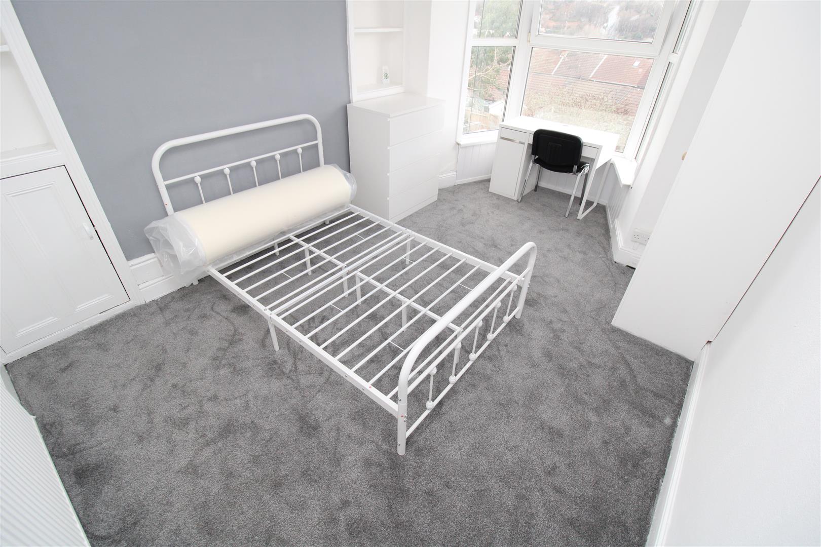 house - terraced for rent laura street