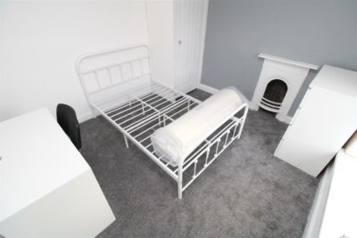 house - terraced for rent laura street