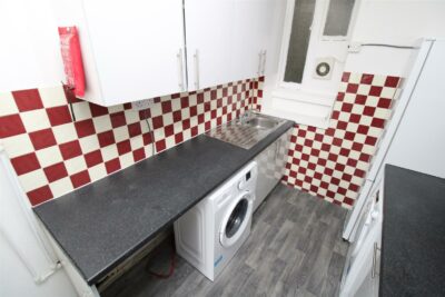 house - terraced for rent laura street