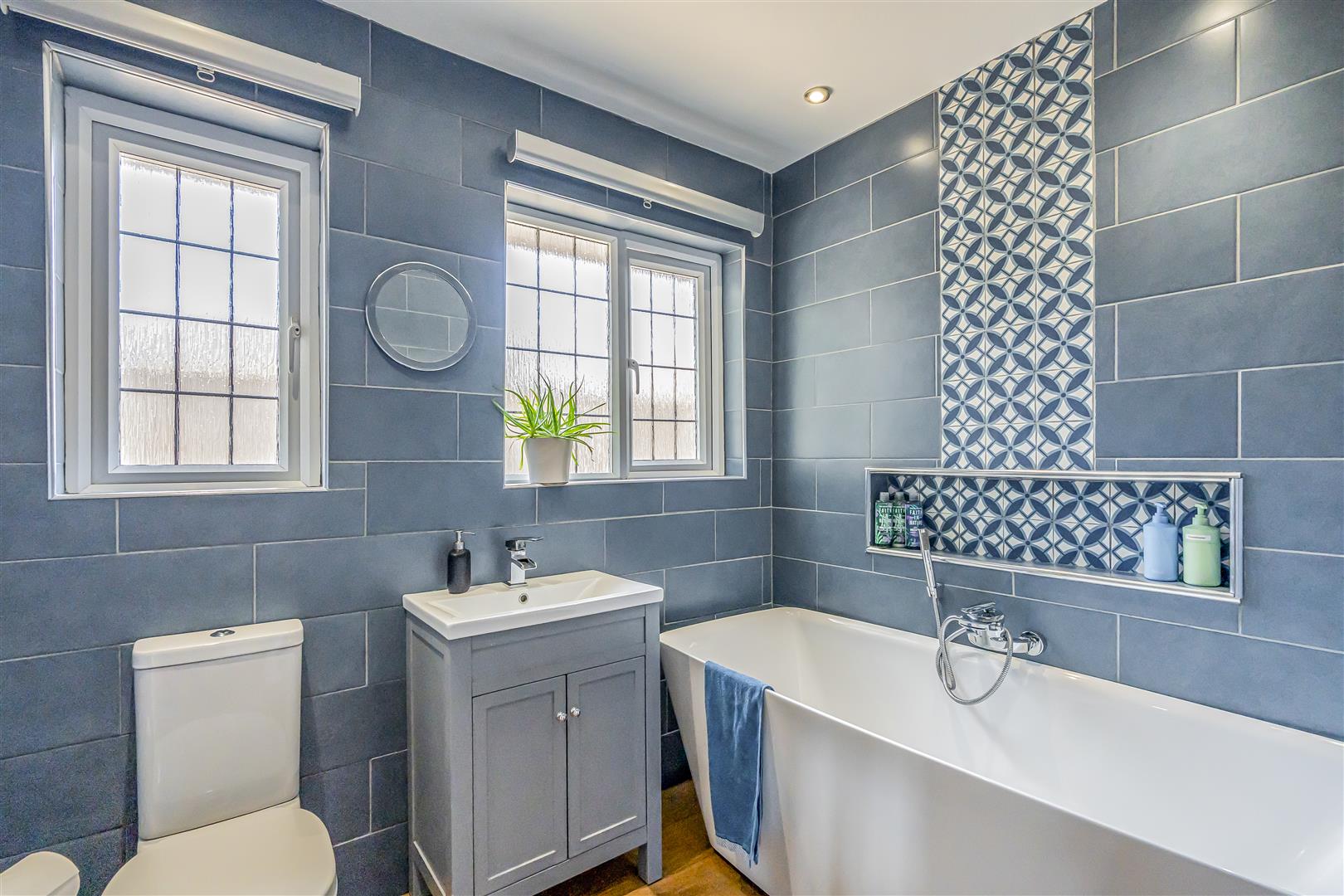house - detached for sale hollybank lane