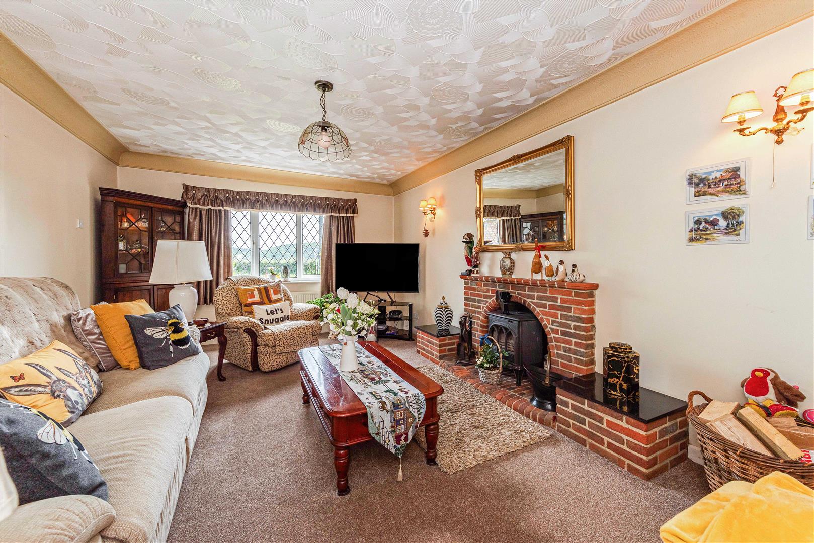 house - detached for sale ingoldfield lane