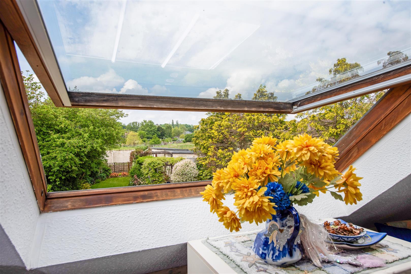 house - detached for sale ingoldfield lane