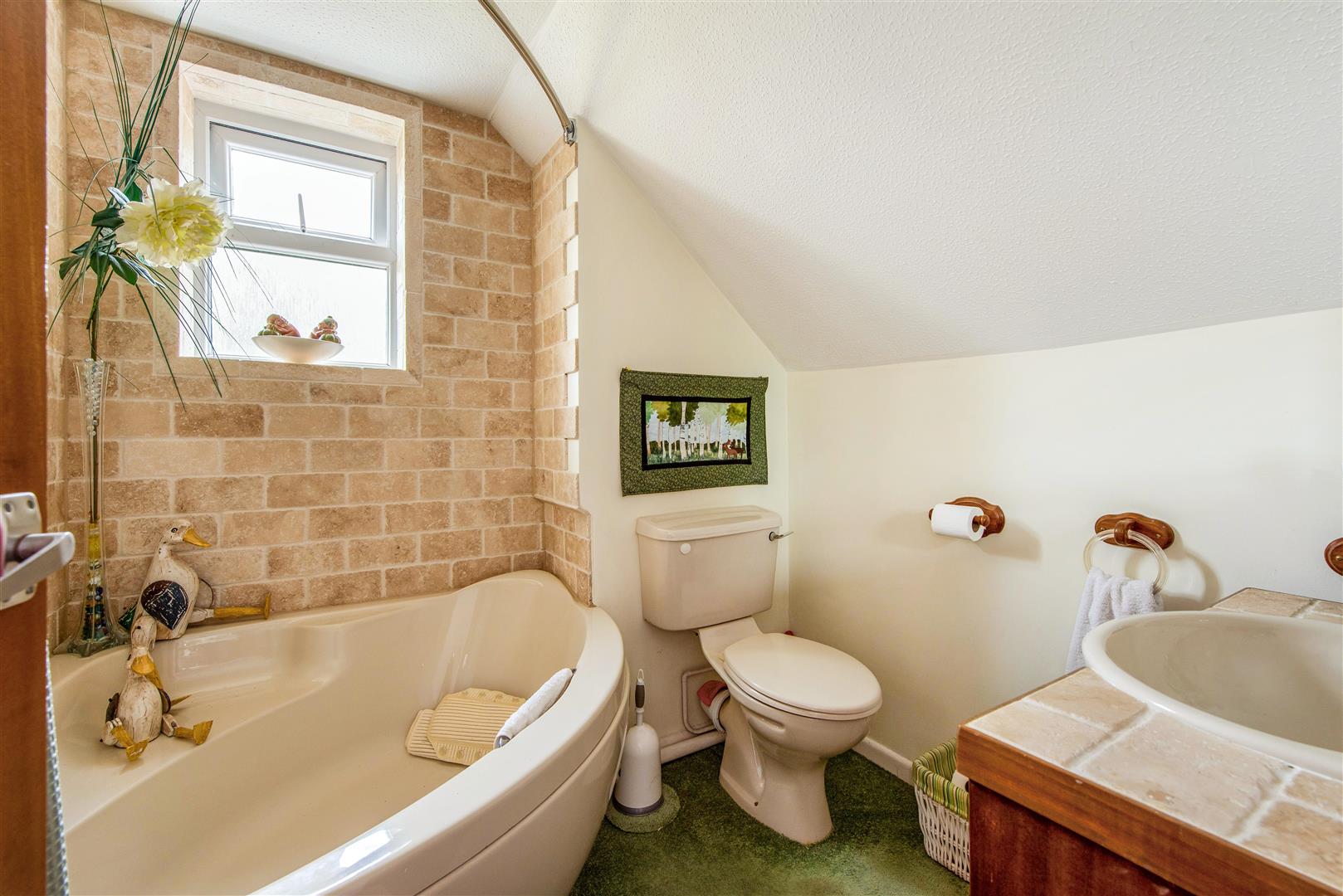 house - detached for sale ingoldfield lane