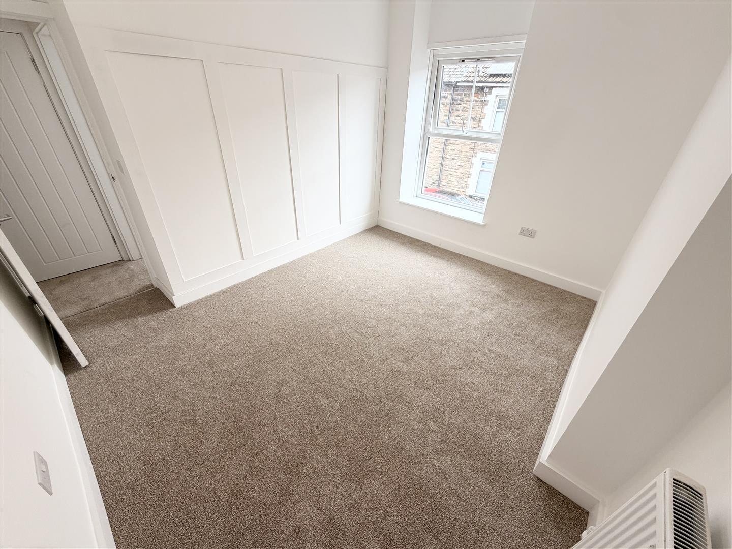 house - terraced for rent eileen place