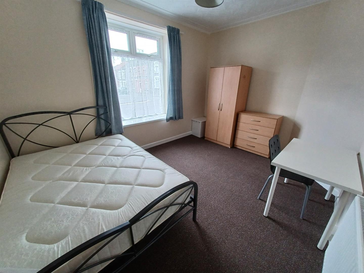 room for rent queen street
