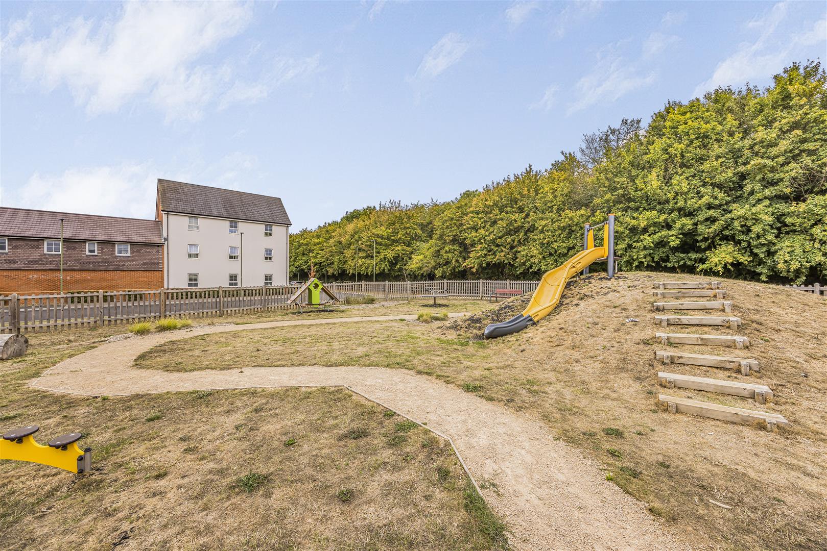maisonette for sale blandings way