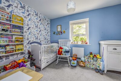 maisonette for sale blandings way