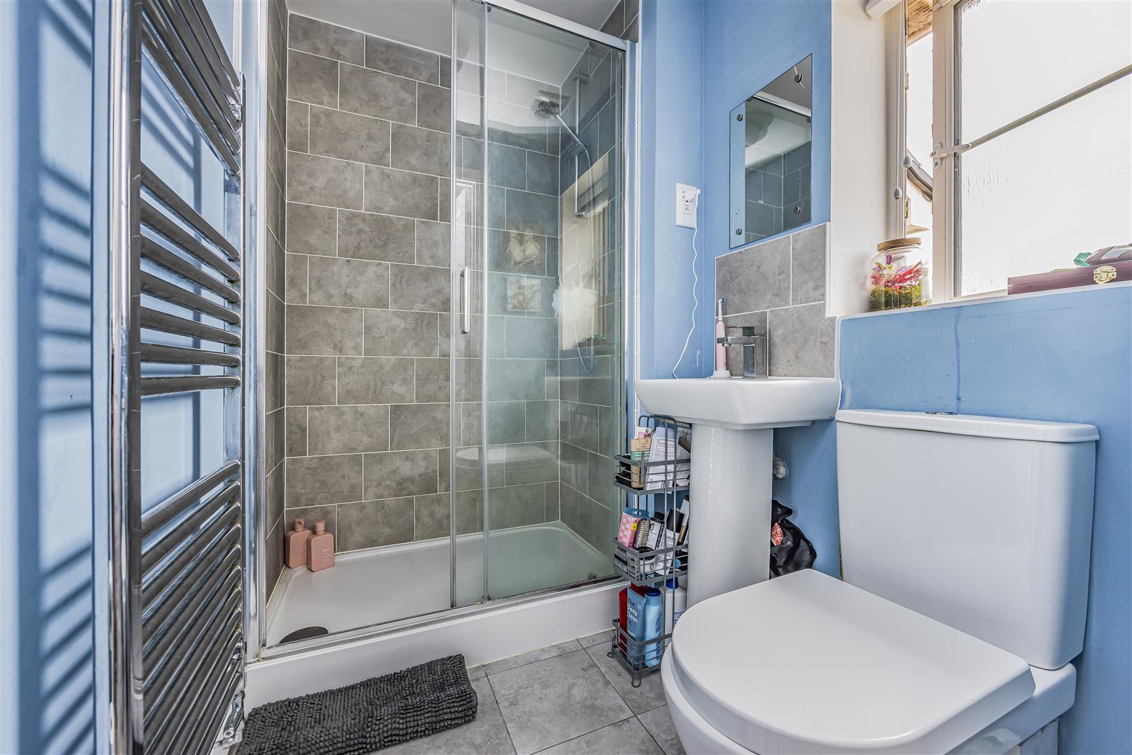 maisonette for sale blandings way