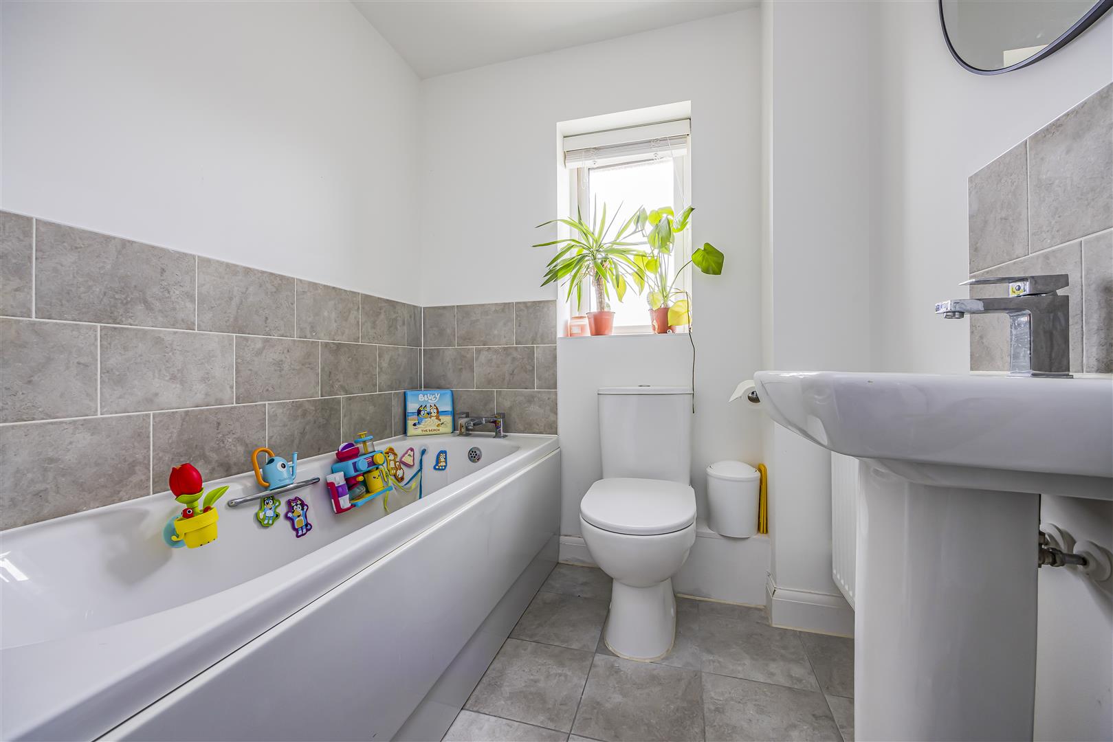 maisonette for sale blandings way