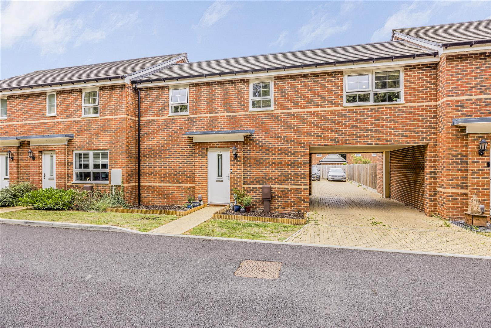 maisonette for sale blandings way