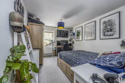 maisonette for sale blandings way
