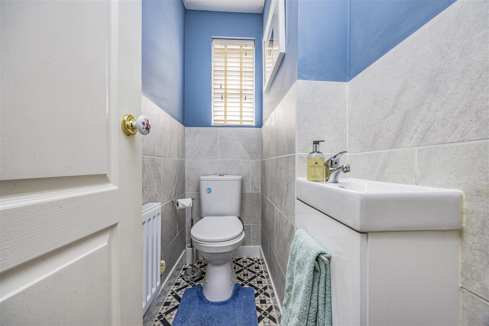 house - end terrace for sale forsythia close