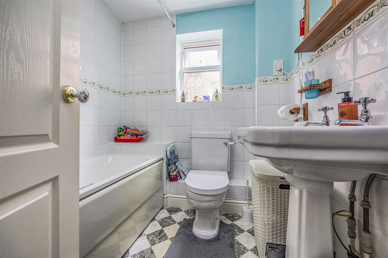 house - end terrace for sale forsythia close