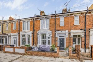 house - terraced for sale apsley road