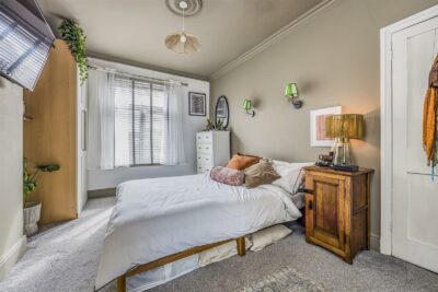 house - terraced for sale apsley road