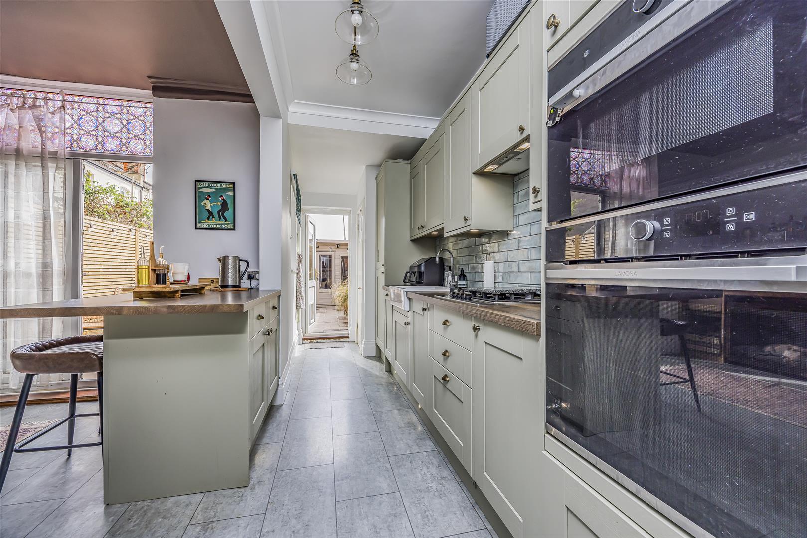 house - terraced for sale apsley road