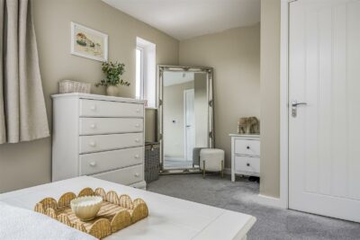 house - semi-detached for sale fieldfare road